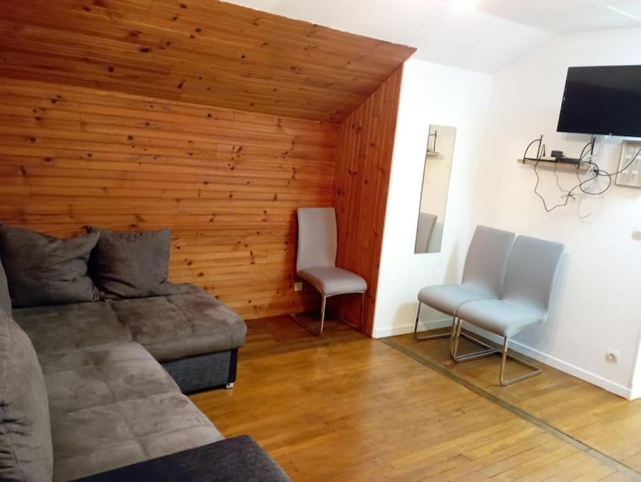Appartement 3 Pieces Calme, Terrasse Et Parking Prive à Courcouronnes Extérieur photo